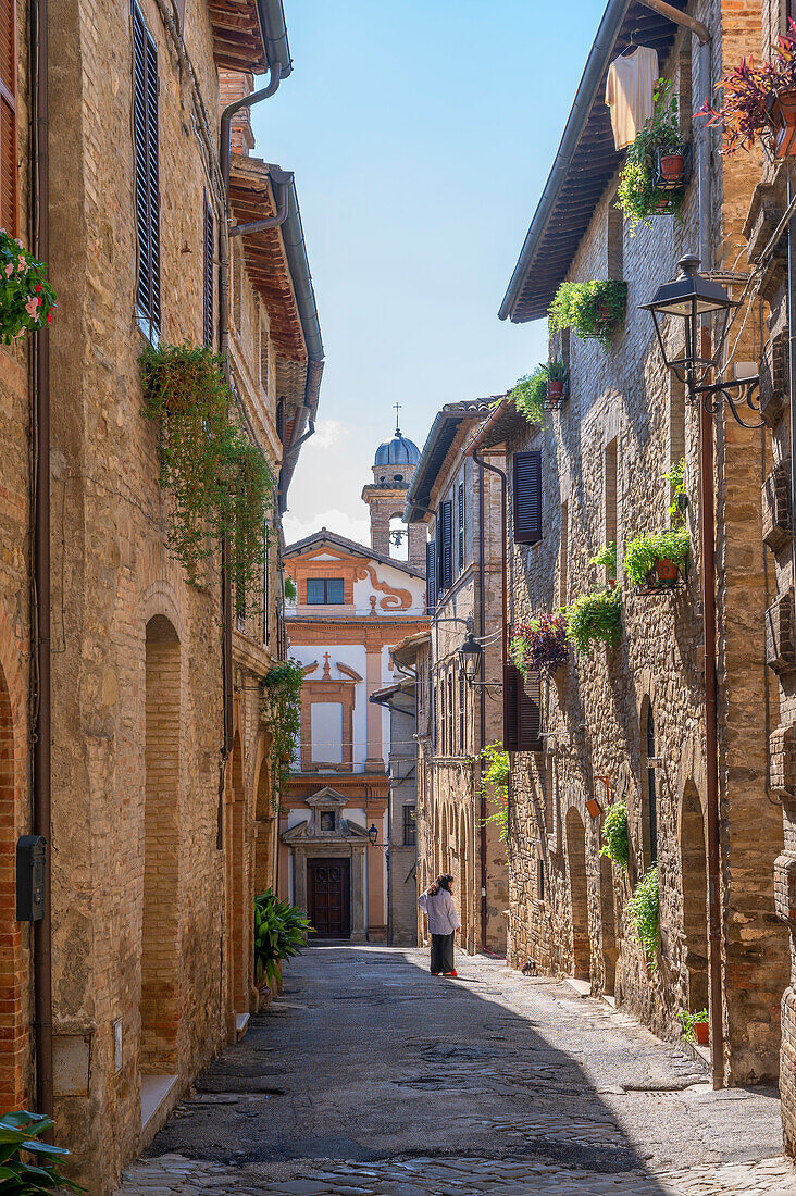 Alley in Bevagna, Perugia Province, Sagrantino Wine Route, Umbria, Italy