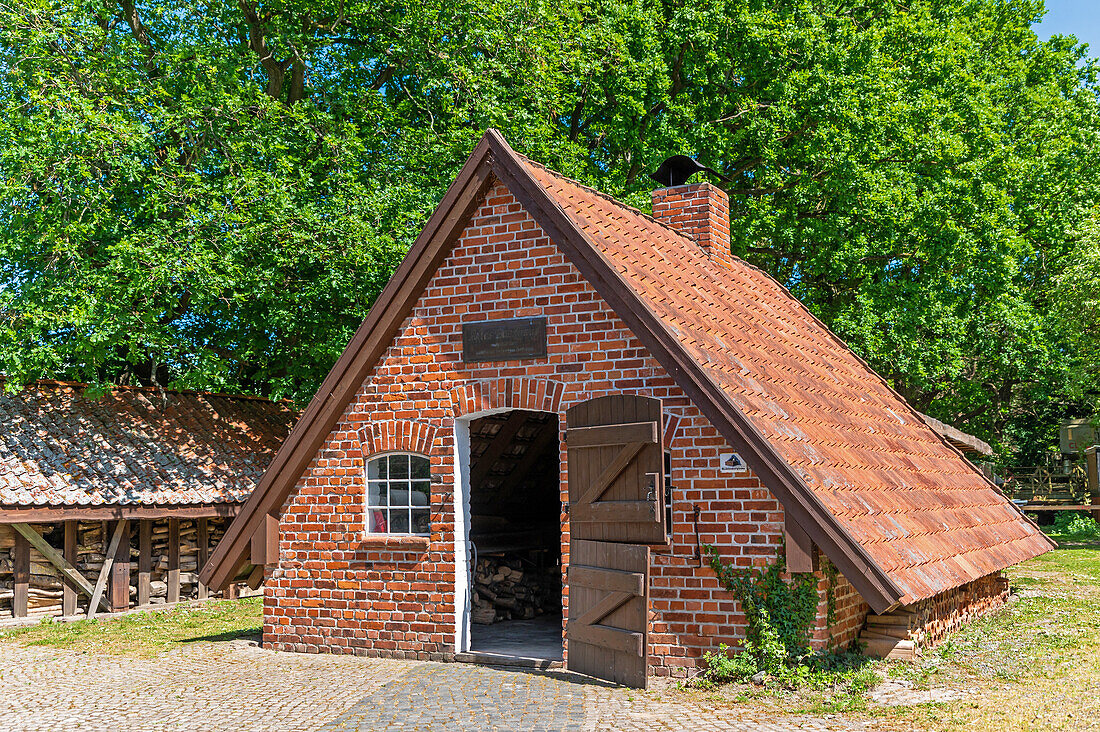 Altes Backhaus auf dem Museumshof Lensahn, Ostholstein, Schleswig-Holstein, Deutschland