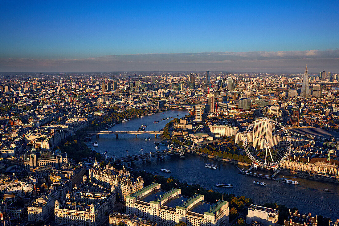 Großbritannien, London, Southbank, Luftaufnahme von London und der Themse