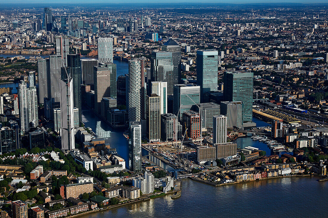 UK, London, Canary Wharf, Aerial view of skyscrapers in business district