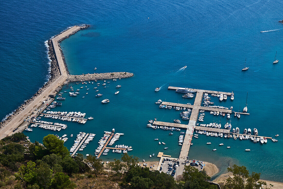 Cefalu, Yacht-Hafen, Sizilien, Italien