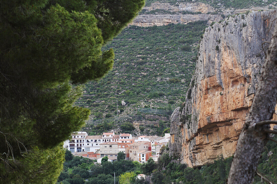 Das Dorf Chulilla, Klettergebiet in Spanien, Provinz Valencia
