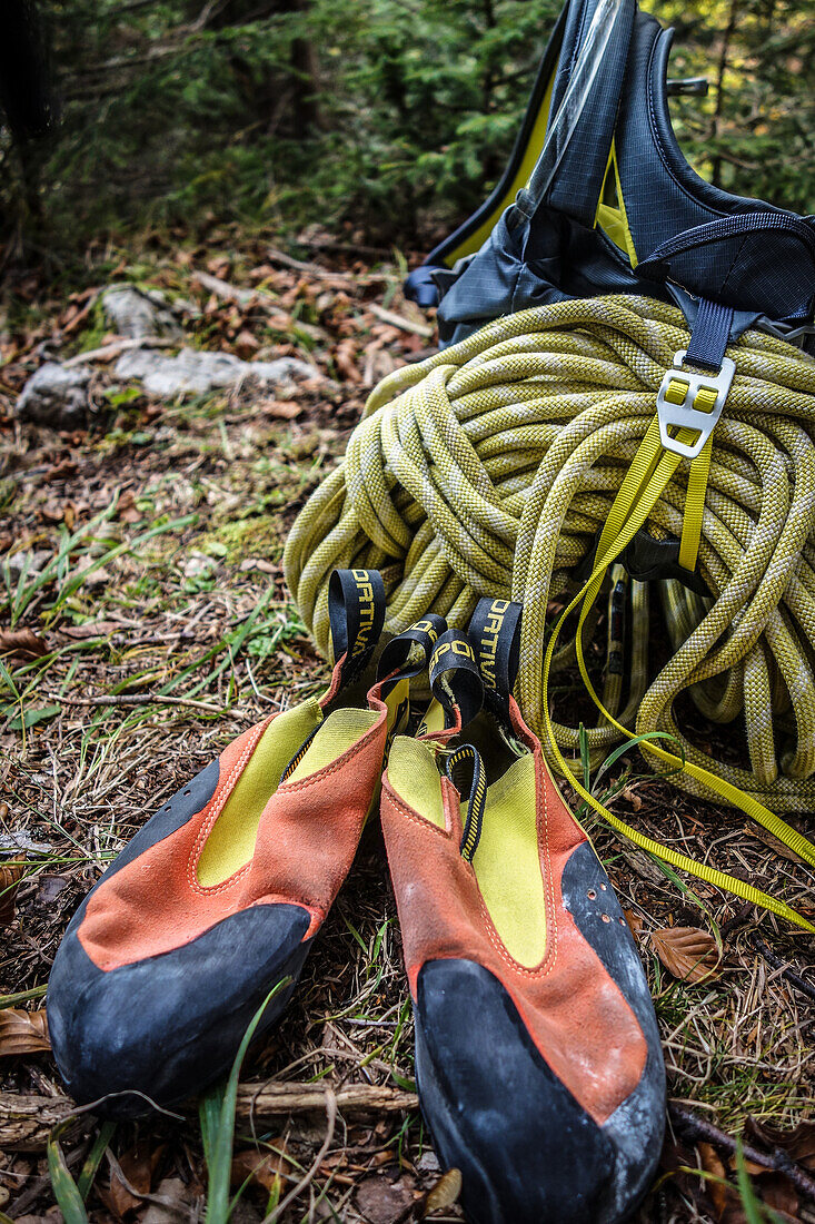 Climbing equipment at the foot of the wall - multi-pitch climbing on Leonhardstein, Bavarian Prealps