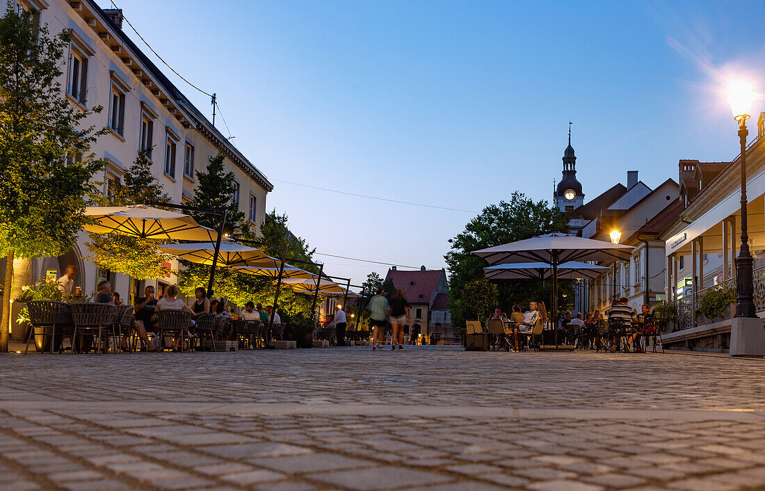 Novo Mesto; Breg; Glavni Trg, Hauptplatz, Abendstimmung, Slowenien