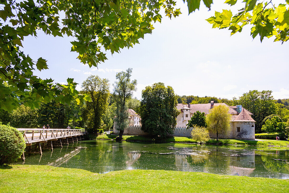 Otocec Castle, Krka River