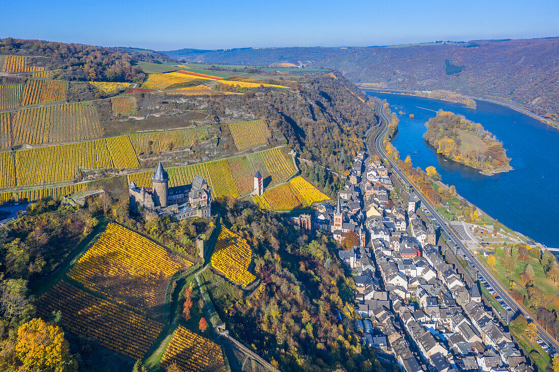 Luftansicht der Burg Stahleck, Bacharach, Rheintal, Rheinland-Pfalz, Deutschland