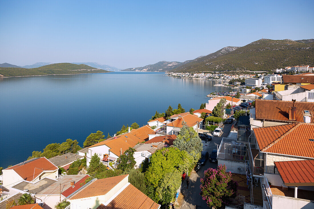 Neum; Stadtbild; Pelješac-Brücke, Bosnien-Herzegowina