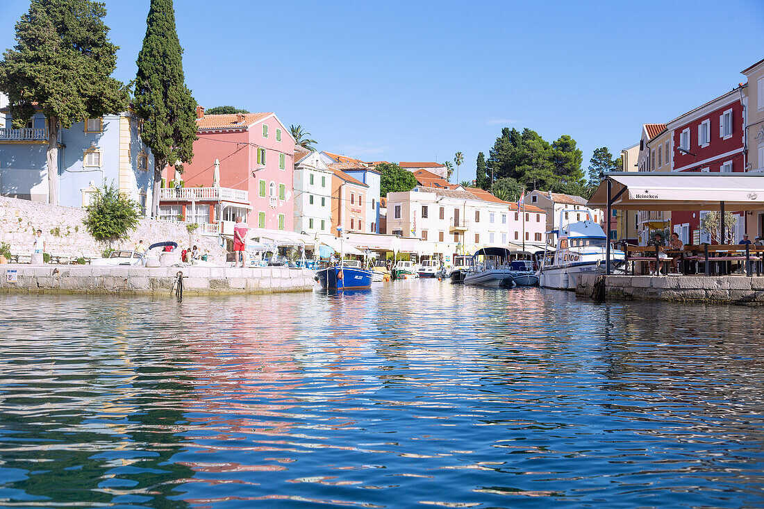 Veli Lošinj; Island Lošinj, port