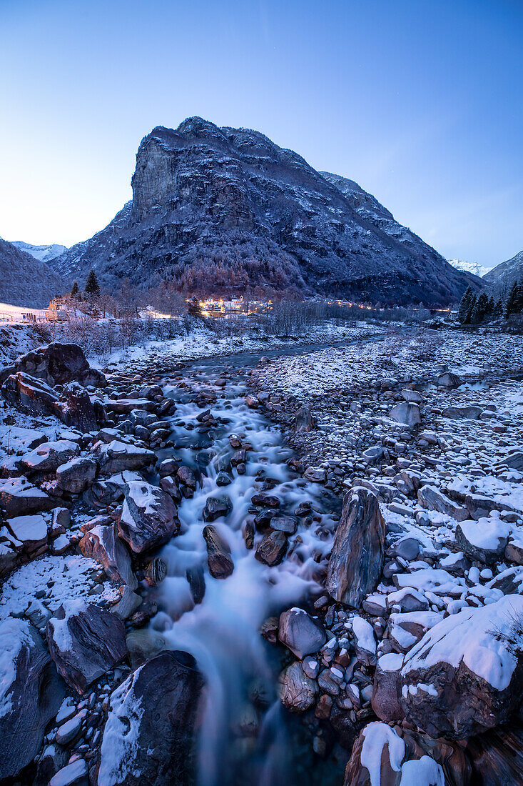 Winter im Verzascatal, Brione, Tessin, Schweiz, Europa