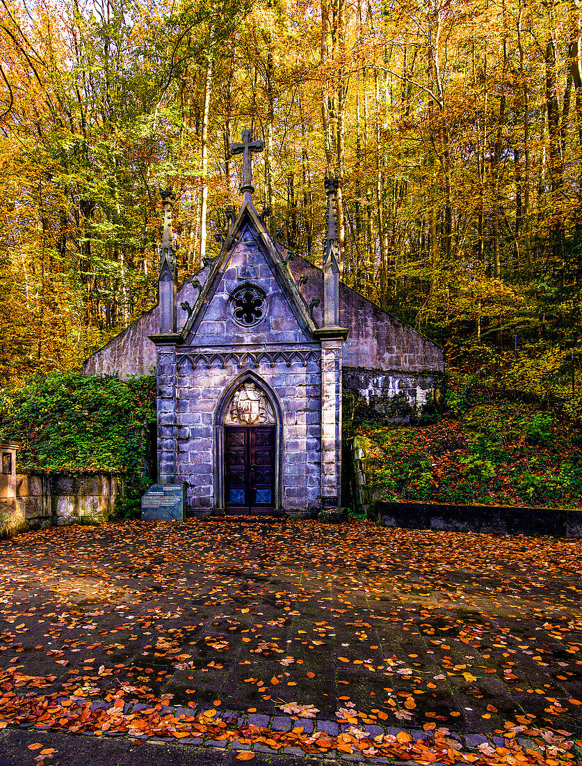 Mausoleum des Grafen zur Lippe-Biesterfeld im Kloster Heisterbach, Königswinter, Rhein-Sieg-Kreis, Nordrhein-Westfalen, Deutschland