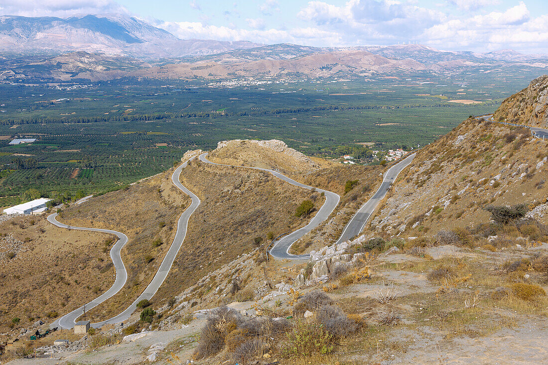 Messara plain, mountain road to Lentas