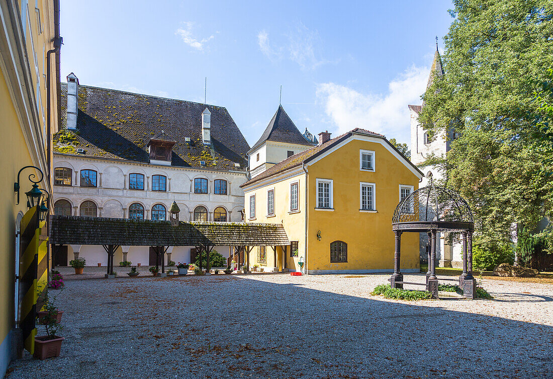 Wasserschloss Hagenau, Innenhof, Oberösterreich, Österreich