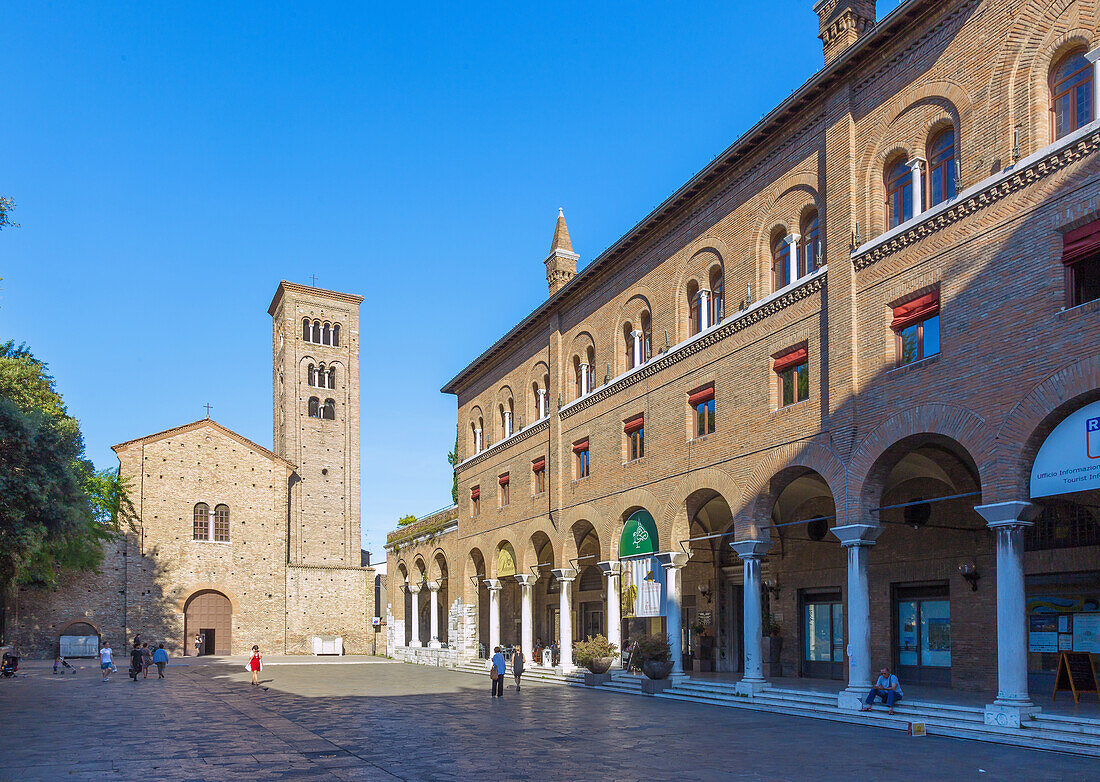 Ravenna, Piazza San Francesco, Chiesa di S. Francesco, Café Pasticceria Palumbo, Emilia Romagna, Italien