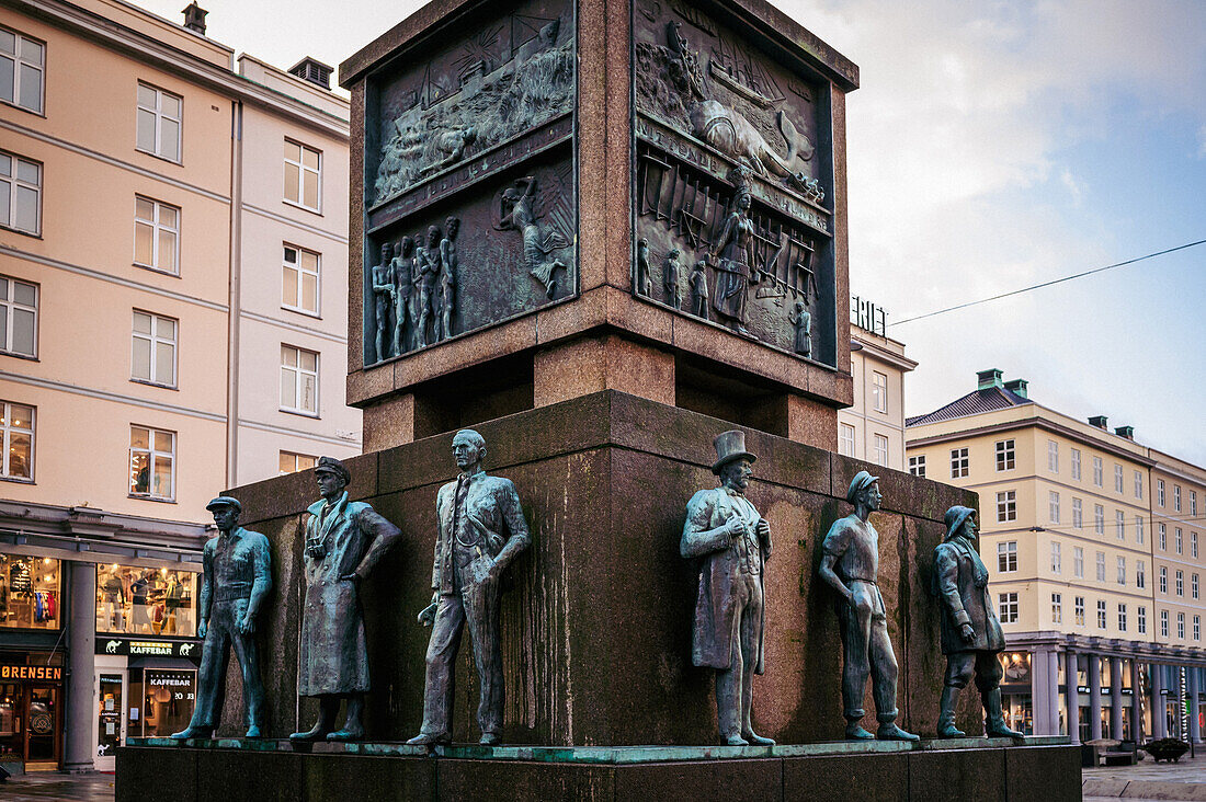 Seaman's monument on the Torgallmenningen, Bergen, Unesco World Heritage Site, Hordaland, Norway, Europe