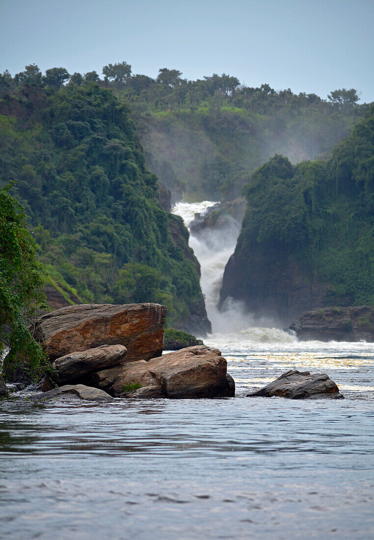 Uganda; Northern Region an der Grenze zur Western Region; Murchison Falls Nationalpark; am Victoria Nil;  untere Kaskaden am Murchison Wasserfall