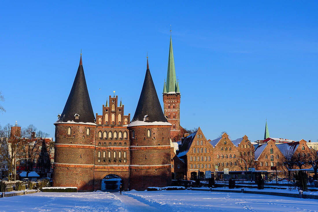 St. Peter's Church with houses at Holsten Tor, Lübeck, Bay of Lübeck, Schleswig Holstein, Germany