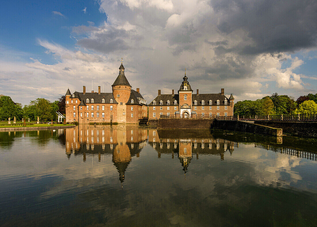 Anholt moated castle in spring, Isselburg, Münsterland, North Rhine-Westphalia, Germany