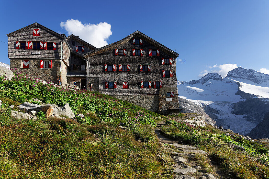 Vielbesuchter Stützpunkt: Die Kürsingerhütte, Großvenediger, Obersulzbachtal, Salzburger Land, Nationalpark Hohe Tauern, Österreich