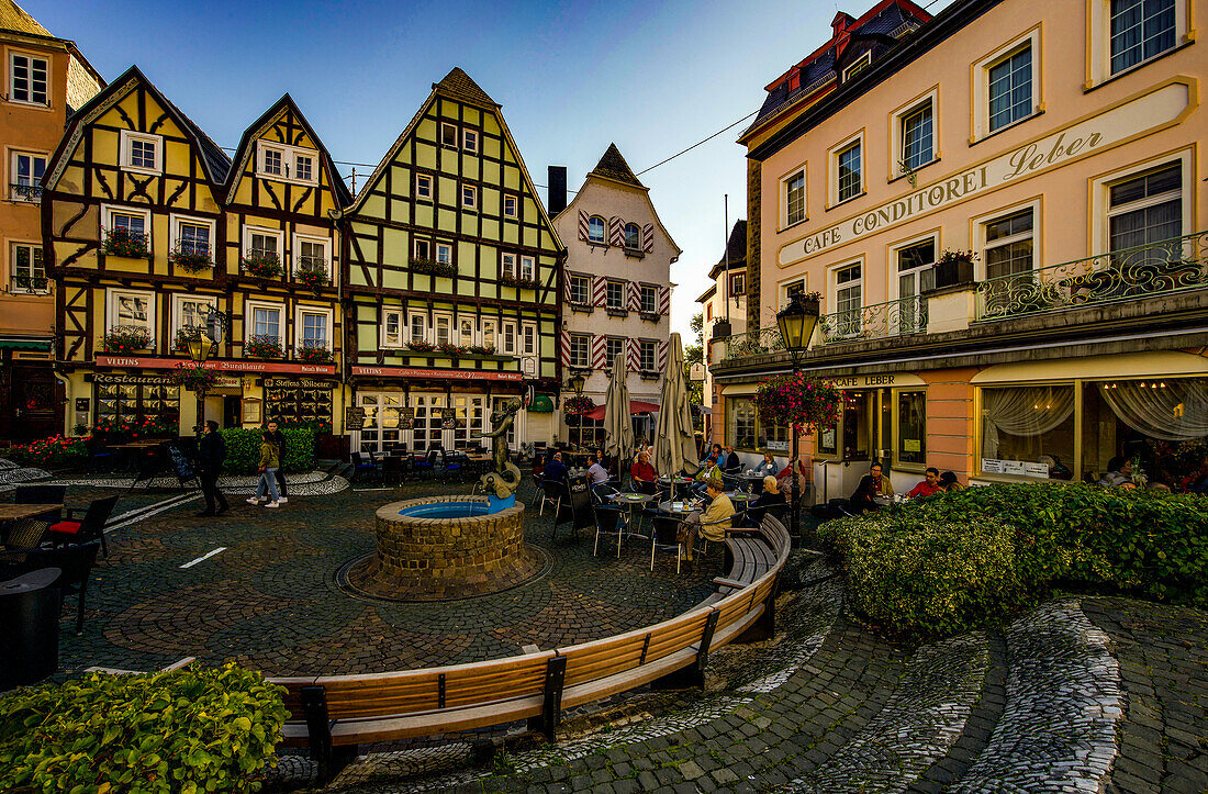 Blick auf den Burgplatz in Linz am Rhein, Kreis Neuwied; Rheinland-Pfalz, Deutschland