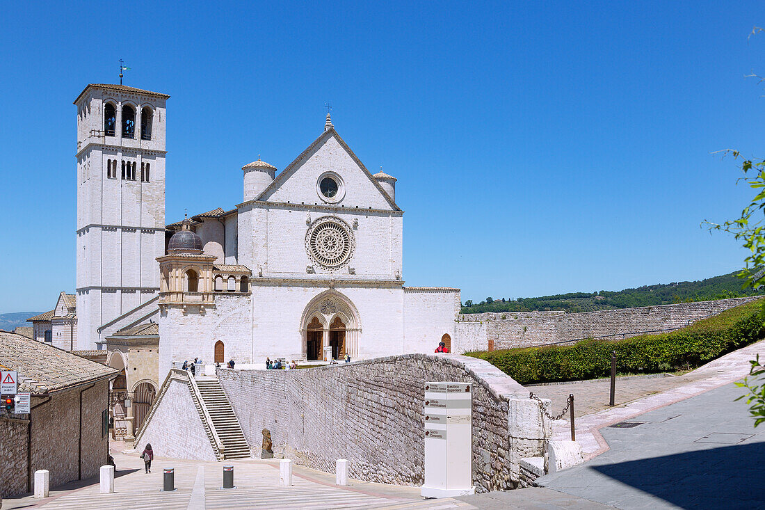 Assisi; Basilica of San Francesco; Lower church, upper church