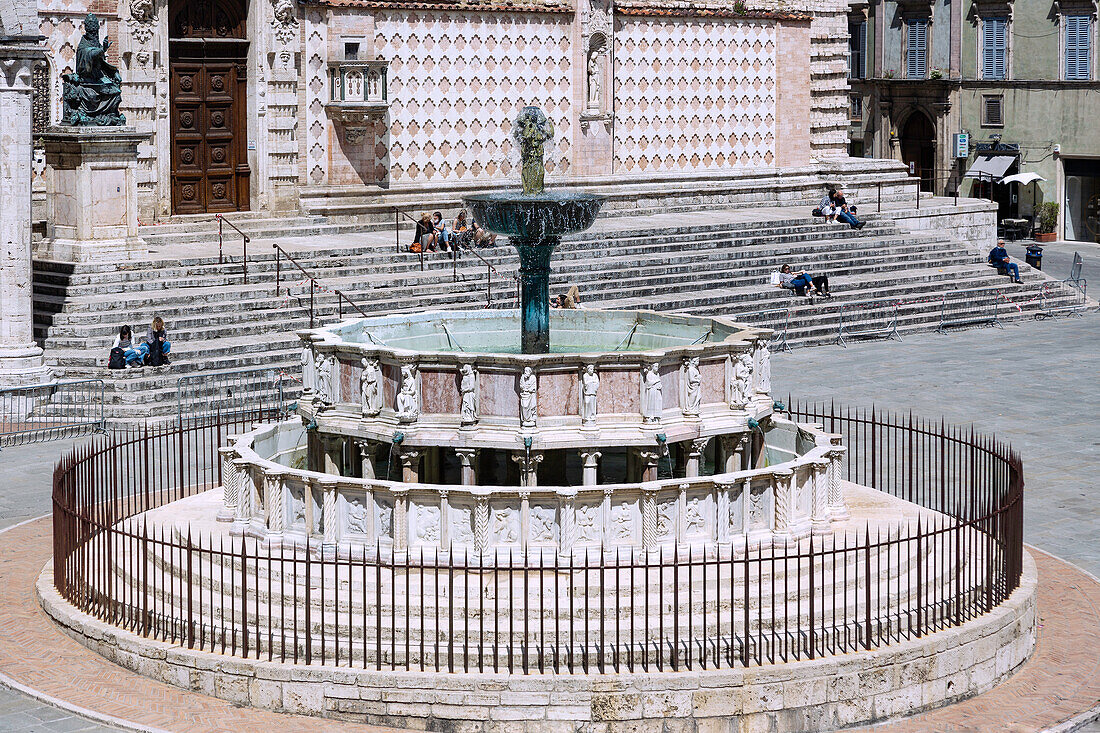 Perugia; Fontana Maggiore; Cattedrale di San Lorenzo; Piazza IV Novembre, Umbrien, Italien