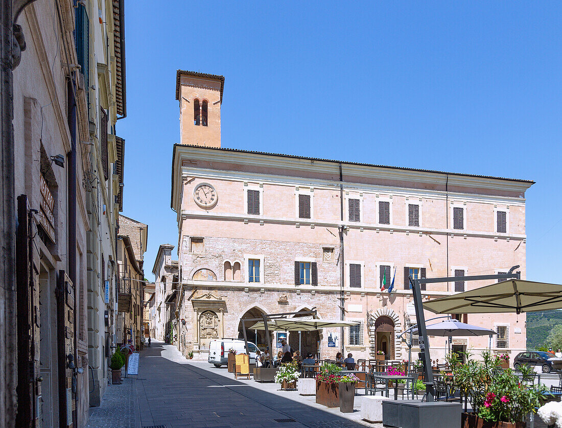 Spello; Piazza della Repubblica, Palazzo Comunale, Umbrien, Italien