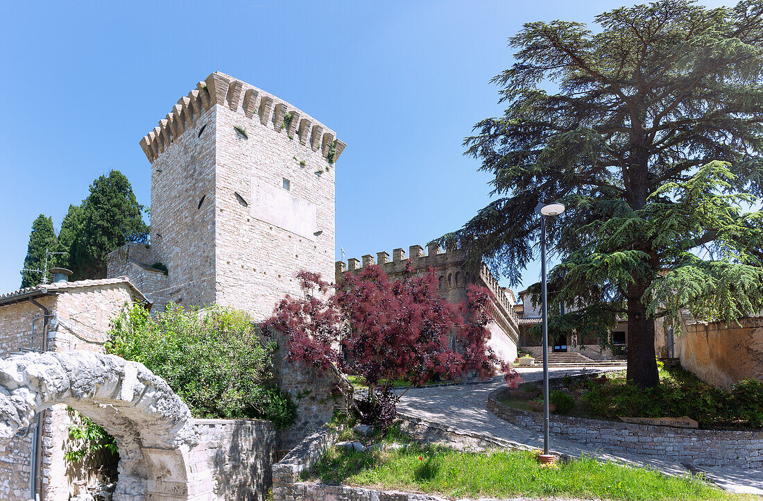 Spello; Piazza dei Cappuccini; Porta dell'Arce,, Torre dei Cappuccini