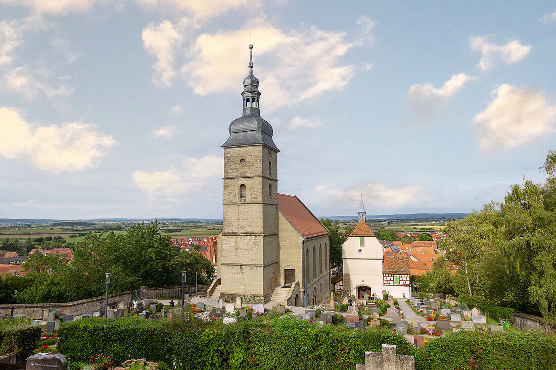 Burgbernheim; St. Johannis-Kirche, Torhaus, Bayern, Deutschland