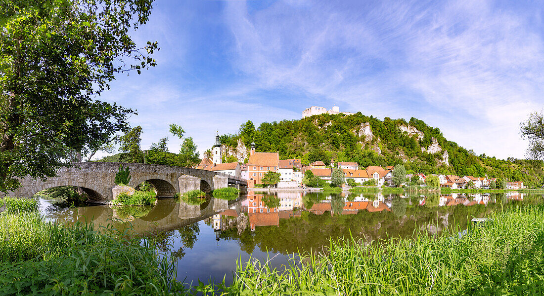 Kallmünz; stone bridge, old town hall; Castle ruins Kallmünz