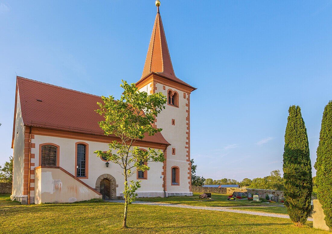 Großbirkach, parish church of St. Johannis with Norman zigzag portal