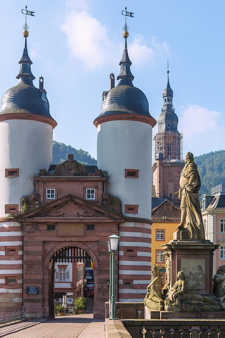 Heidelberg; Brückentor der Alten Brücke, Baden-Württemberg, Deutschland
