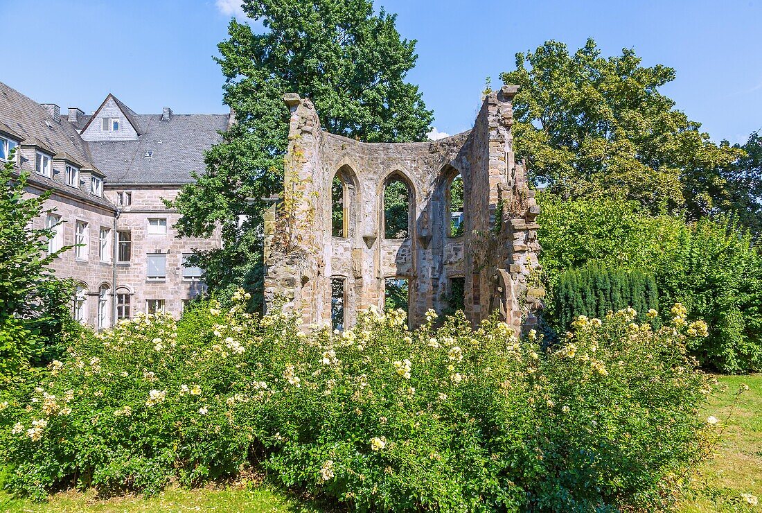 Marburg an der Lahn; Ruine der Franziskuskapelle des St. Elisabeth-Hospitals, Hessen, Deutschland