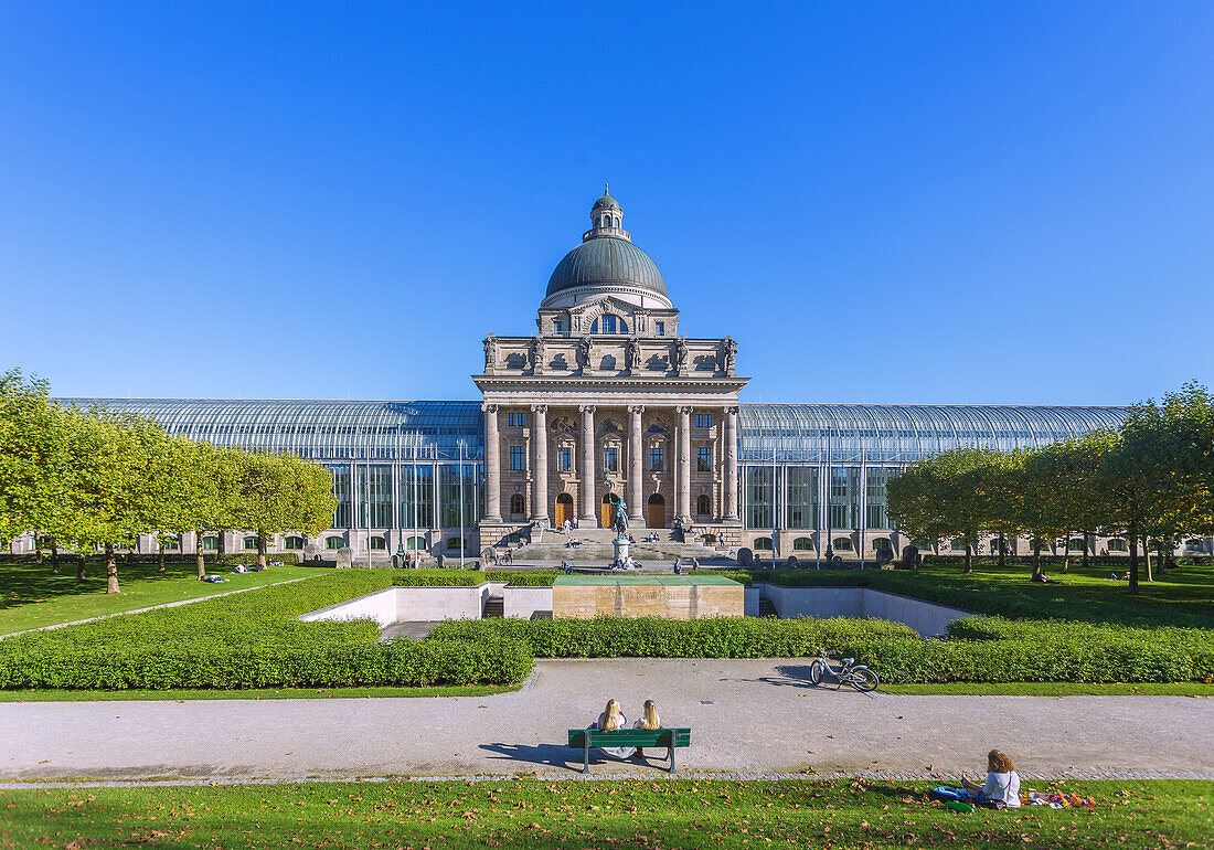 München; Bayerische Staatskanzlei, Armeemuseum, Bayern, Deutschland