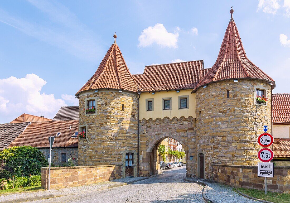 Prichsenstadt, west gate, field side