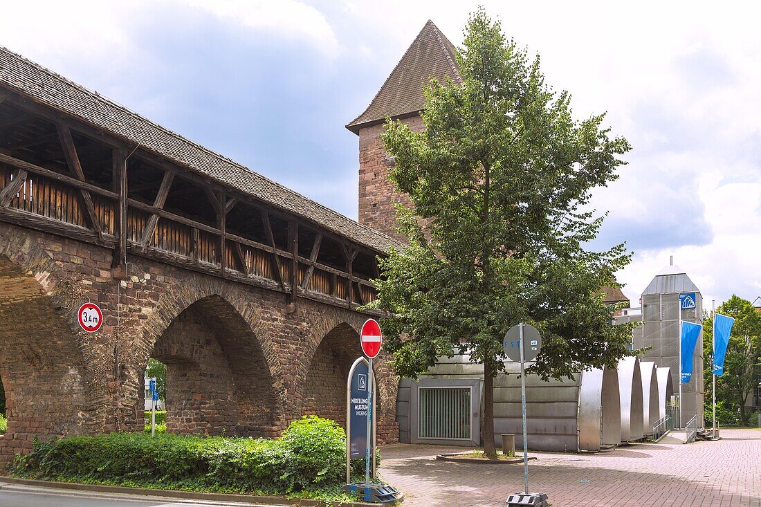 Worms, Nibelungen Museum, city wall