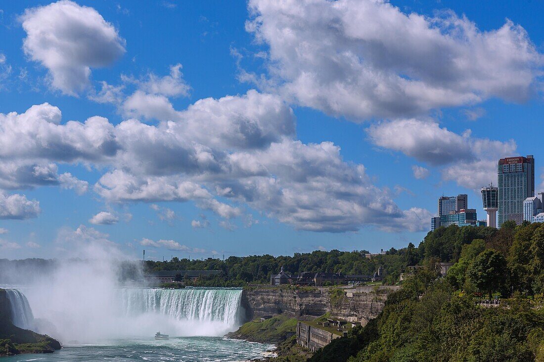 Niagara Falls, Horseshoe Falls, Maid of the Mist Cruises, Hotels, Ontario, Kanada