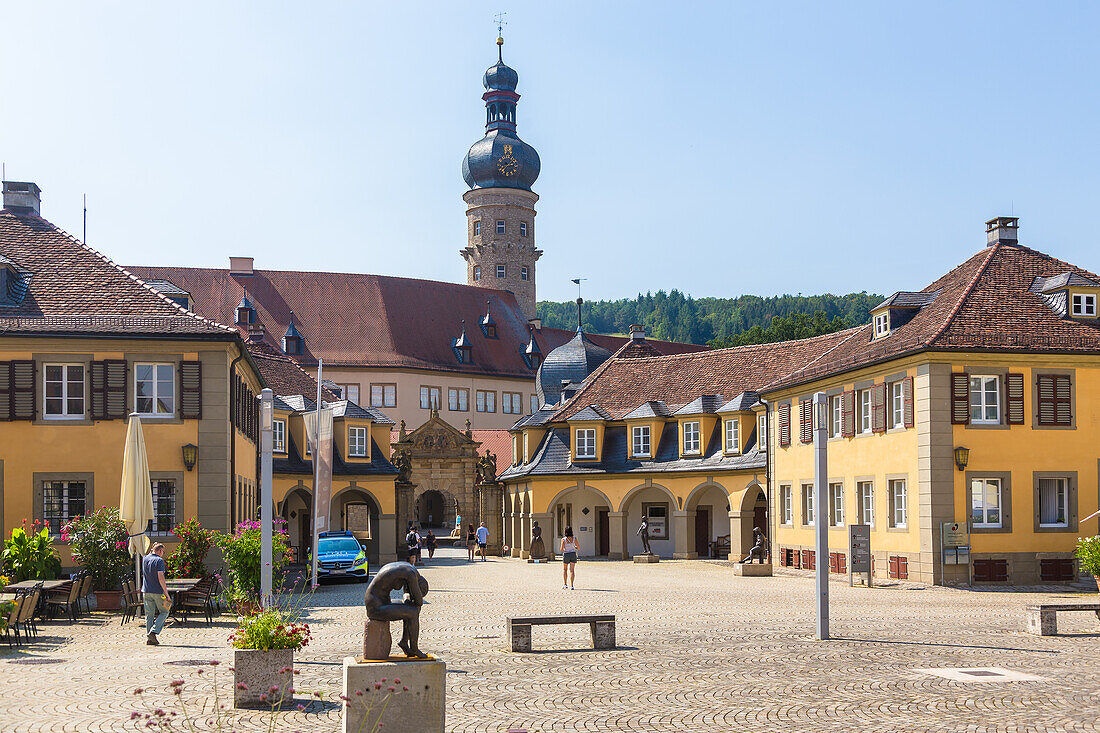 Weikersheim, market square and castle