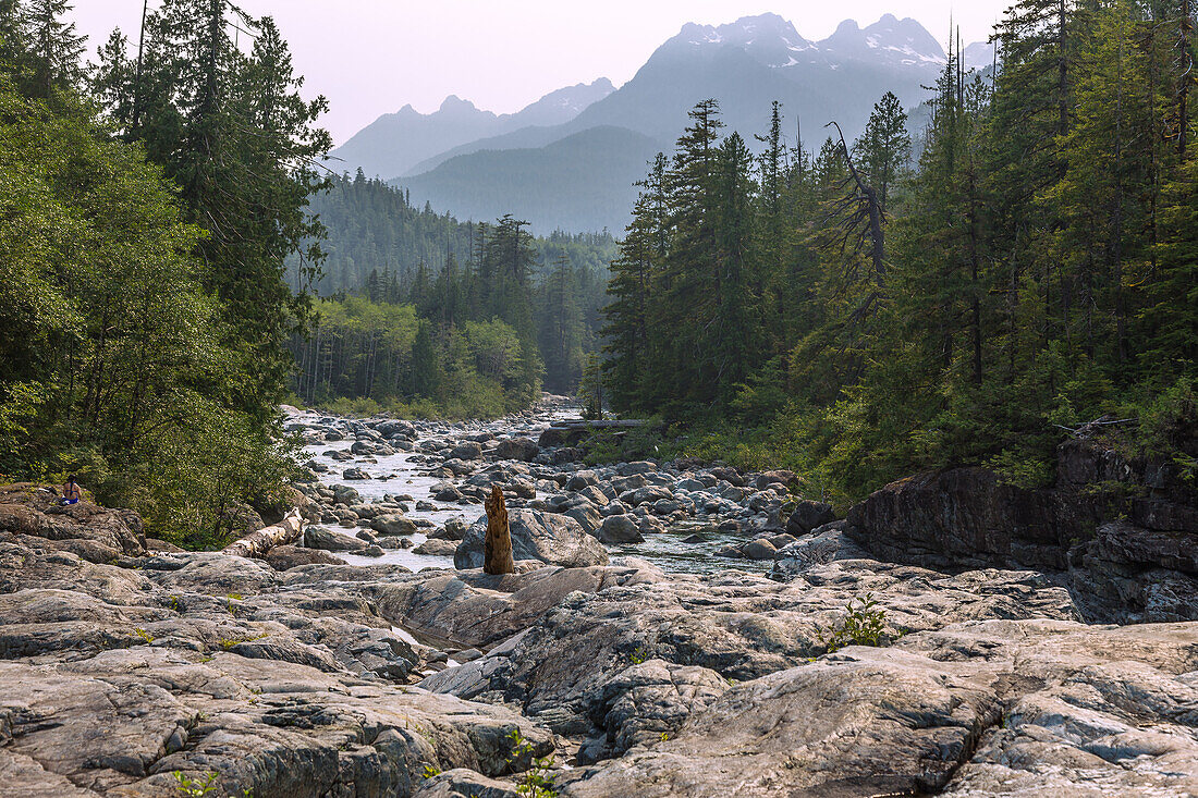 Ellis River am Highway 4 auf Vancouver Island bei Port Alberni, British Columbia, Kanada