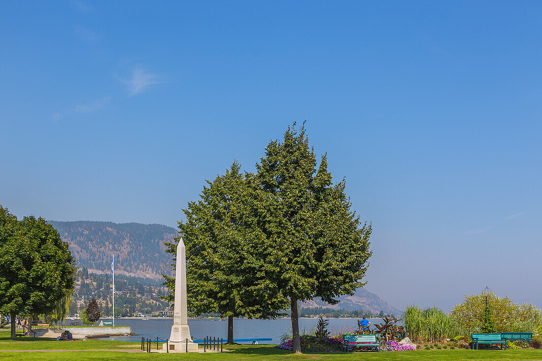 Peachland, Okanagan Lake, waterfront