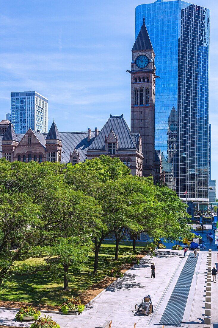 Toronto, Old City Hall am Nathan Phillips Square und Eaton Centre, Ontario, Kanada