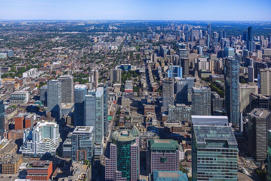 Toronto, Stadtpanorama mit Entertainment District und Financial District, Ausblick von CN Tower Richtung Norden, Ontario, Kanada