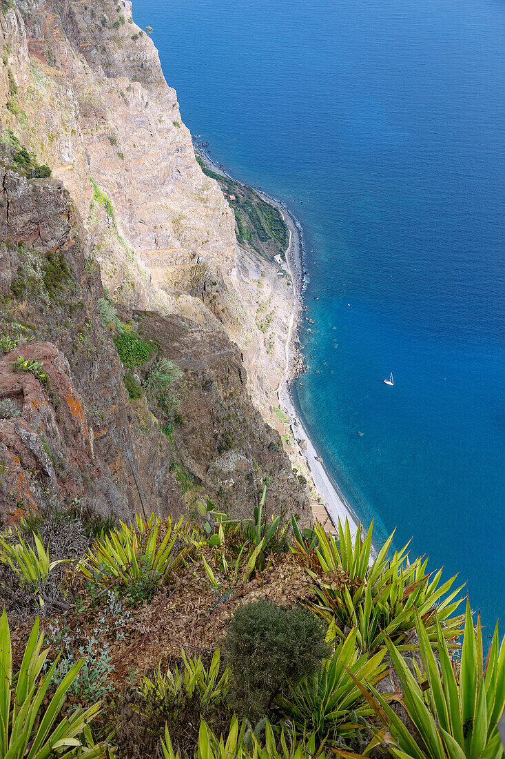 Cabo Girao; Ausblick auf Südküste, portugiesische Insel Madeira, Portugal