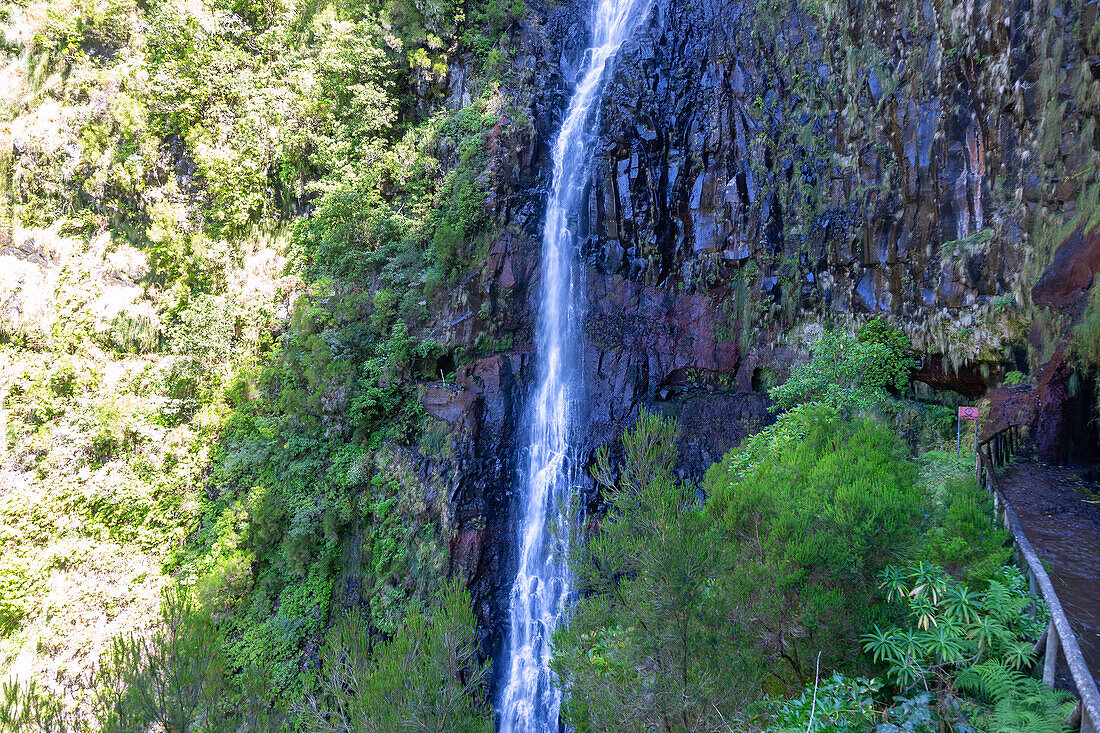 Levada do Risco, Cascata do Risco, Wasserfall, portugiesische Insel Madeira, Portugal