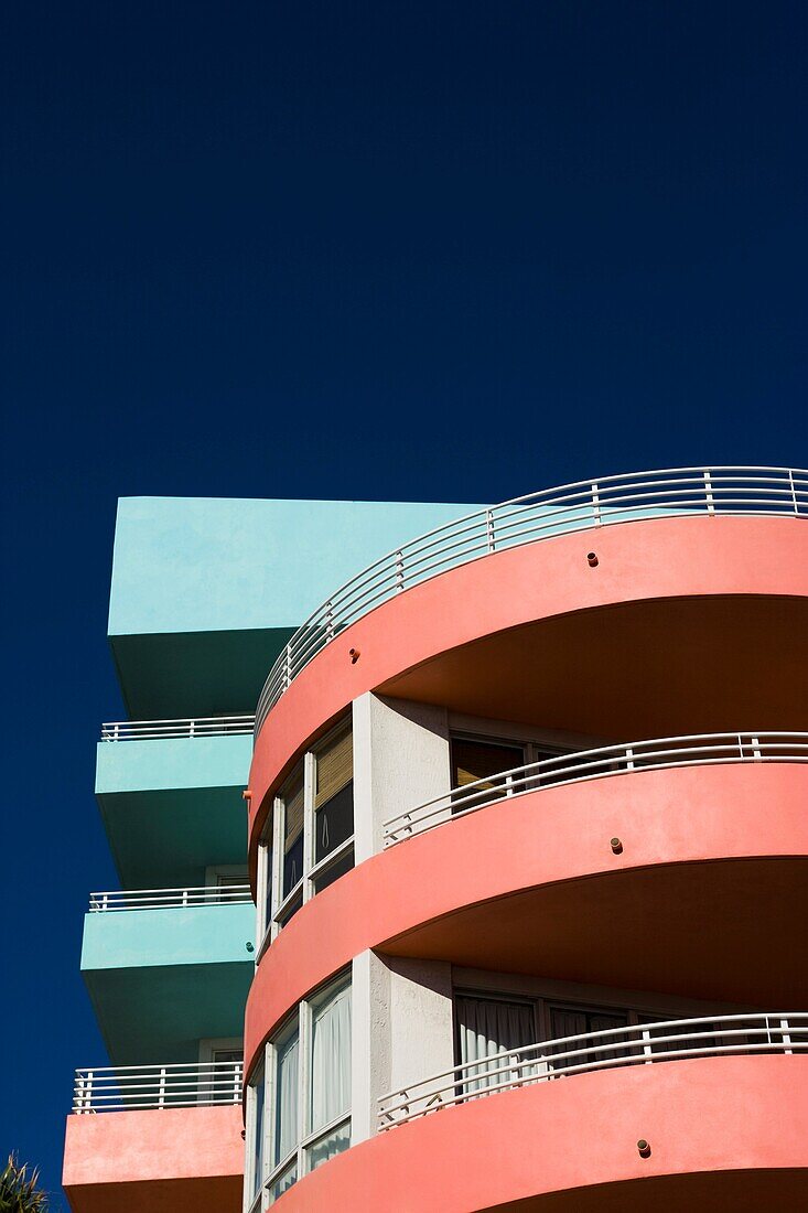 Niedrigen Winkel Blick auf das Ritz-Carlton Hotel, Miami Beach, Miami-Dade County, Florida, USA