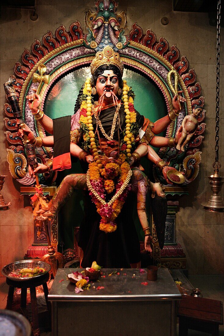 Statue der Göttin Kali, Little India, Singapur