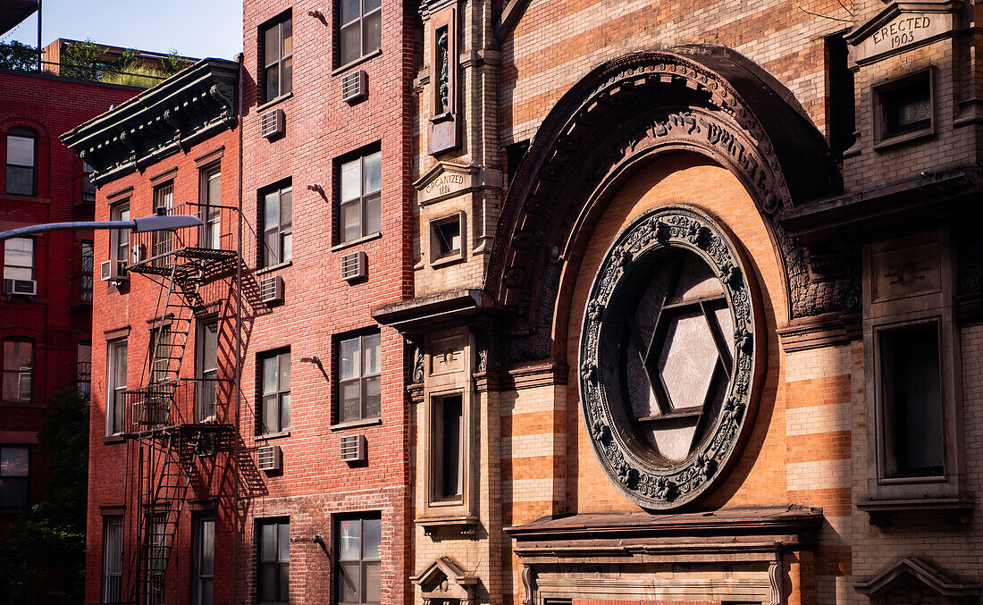 Eine 1903 erbaute Synagoge in der Rivington Street in der Lower East Side von Manhattan.