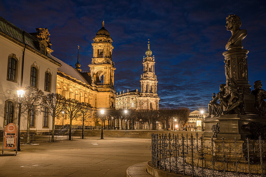 Rietschel Monument and Brühlsche Terasse Dresden at night, Saxony, Germany