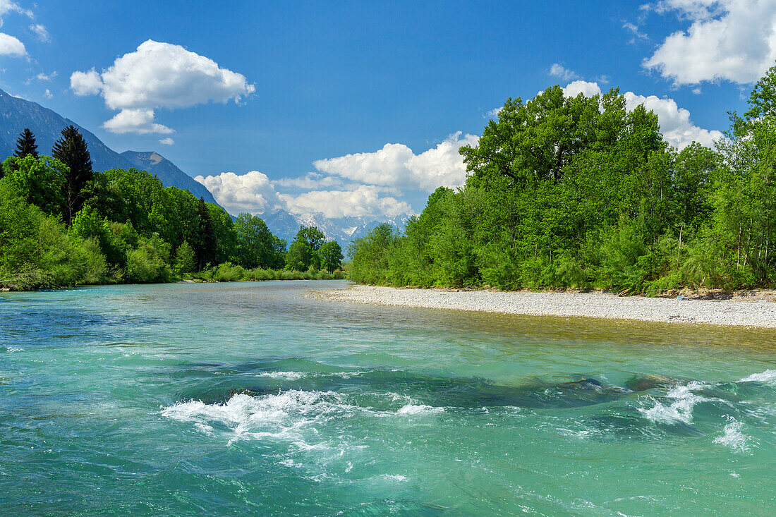 The Loisach with the Wetterstein Mountains in the background, Eschenlohe, Upper Bavaria, Bavaria, Germany