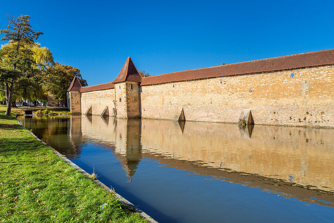 Stadtmauer am Seeweiher, Weißenburg, Franken, Bayern, Deutschland