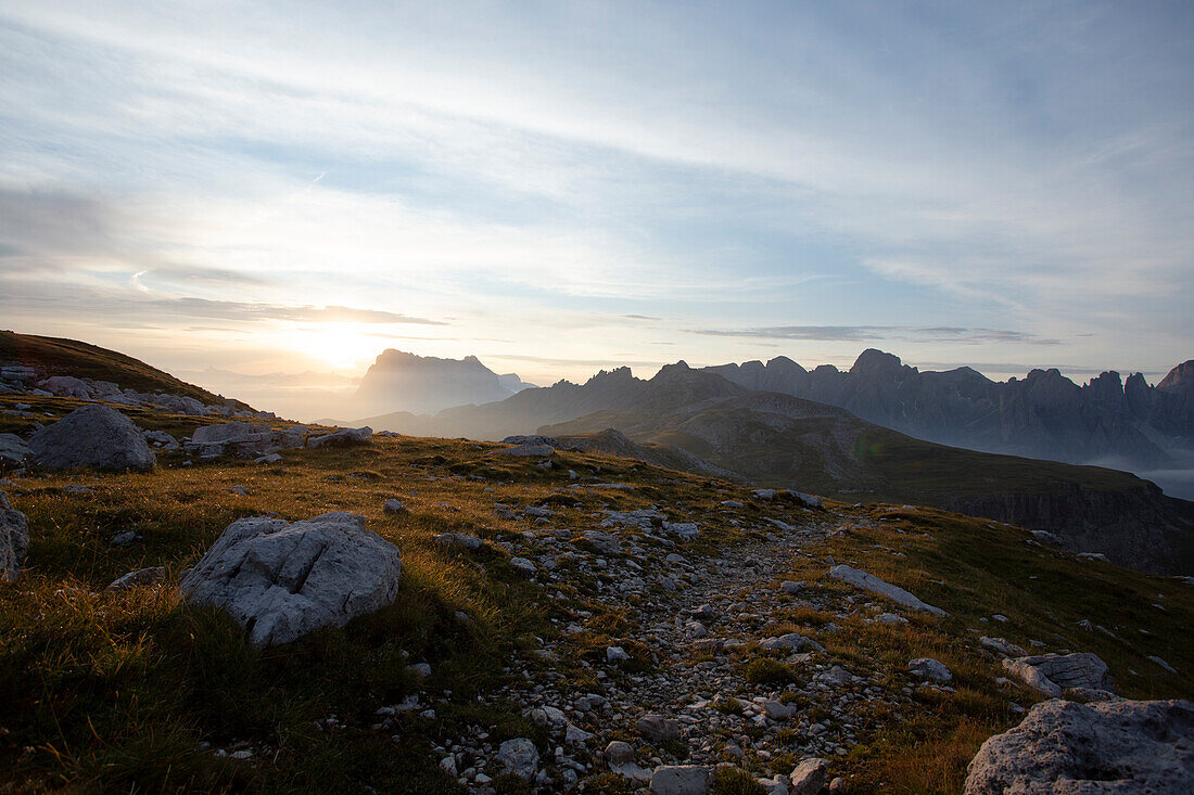 Sonnenaufgang am Schlernhaus, Dolomiten, Schlern, Rosengarten, Südtirol, Italien